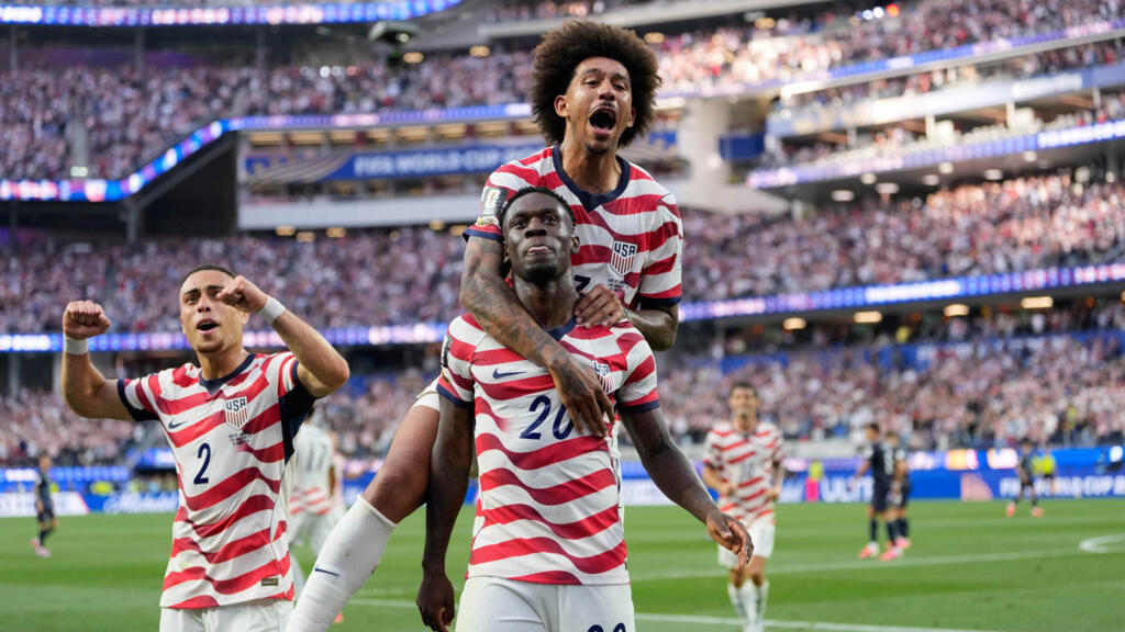 Mondial 2026 : les États-Unis écrasent le Paraguay pour leur entrée en lice  - France 24