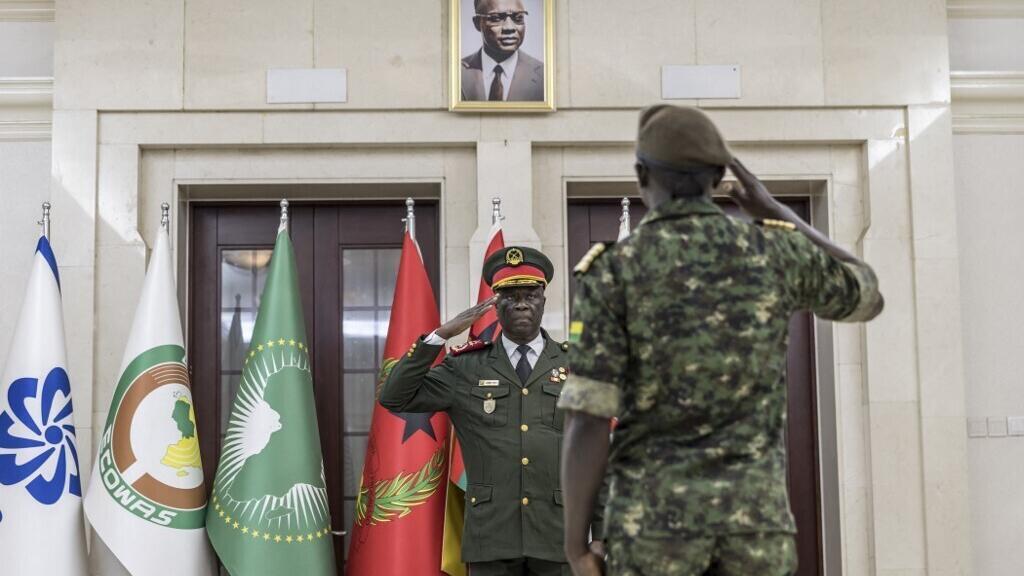 Coup d'Etat en Guinée-Bissau: l'opposition demande à la Cédéao de faire  preuve de la même fermeté qu'au Bénin - RFI
