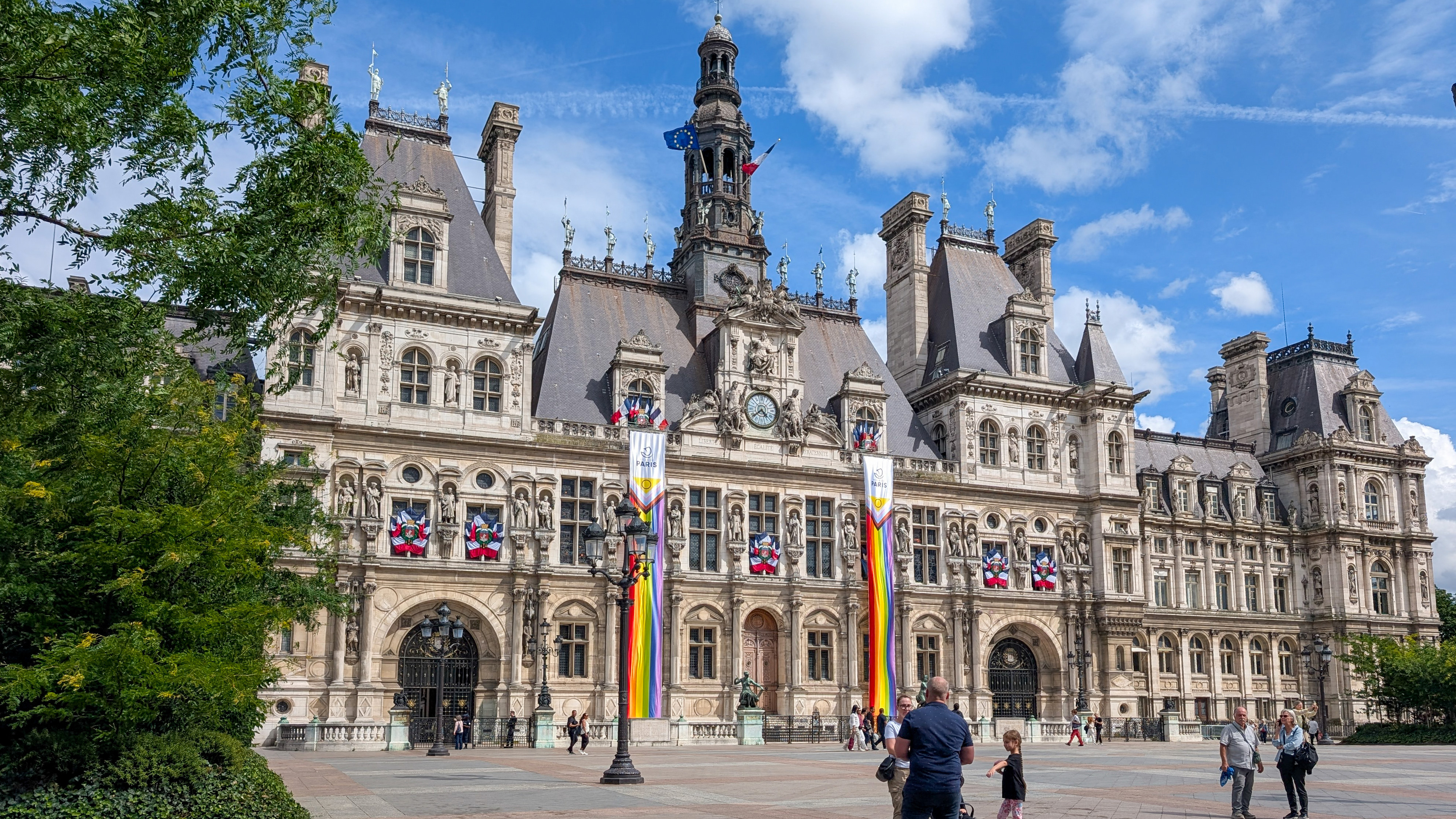 Comment la mairie de Paris a recruté un animateur périscolaire visé par une plainte  pour inceste