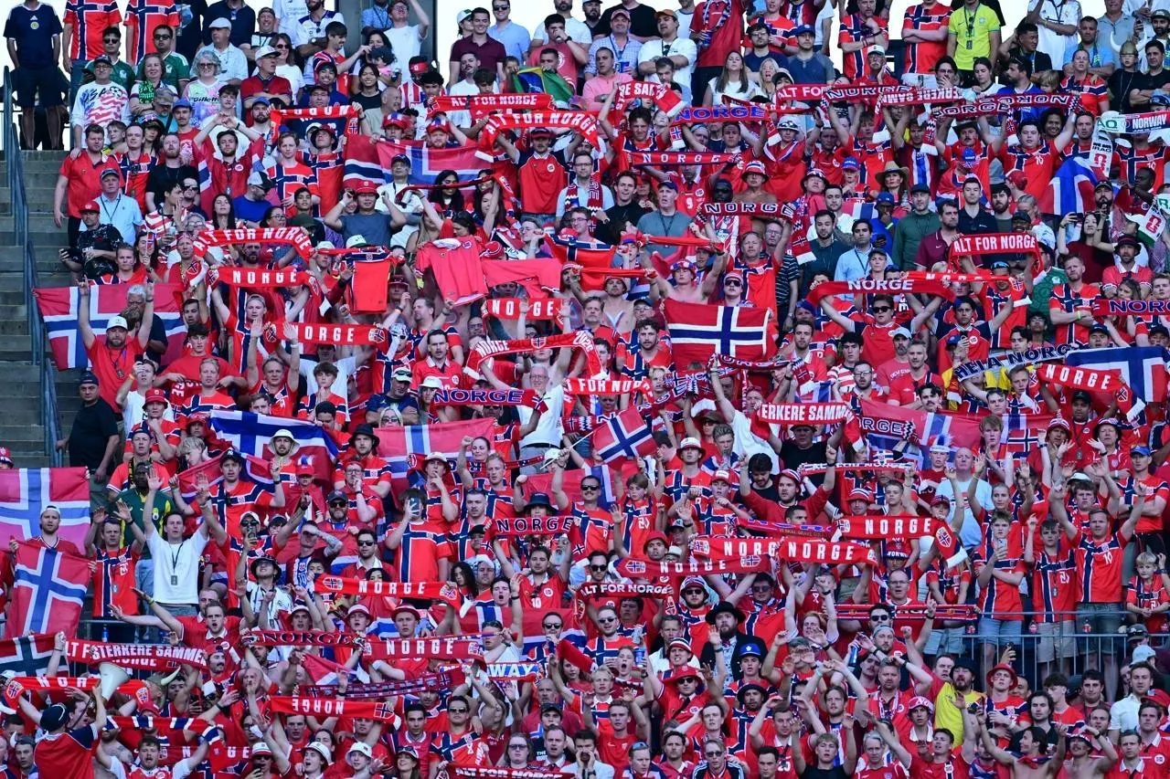 Coupe du monde. Le succès fou de la « Viking row », la célébration iconique  des supporters - Caen.maville.com