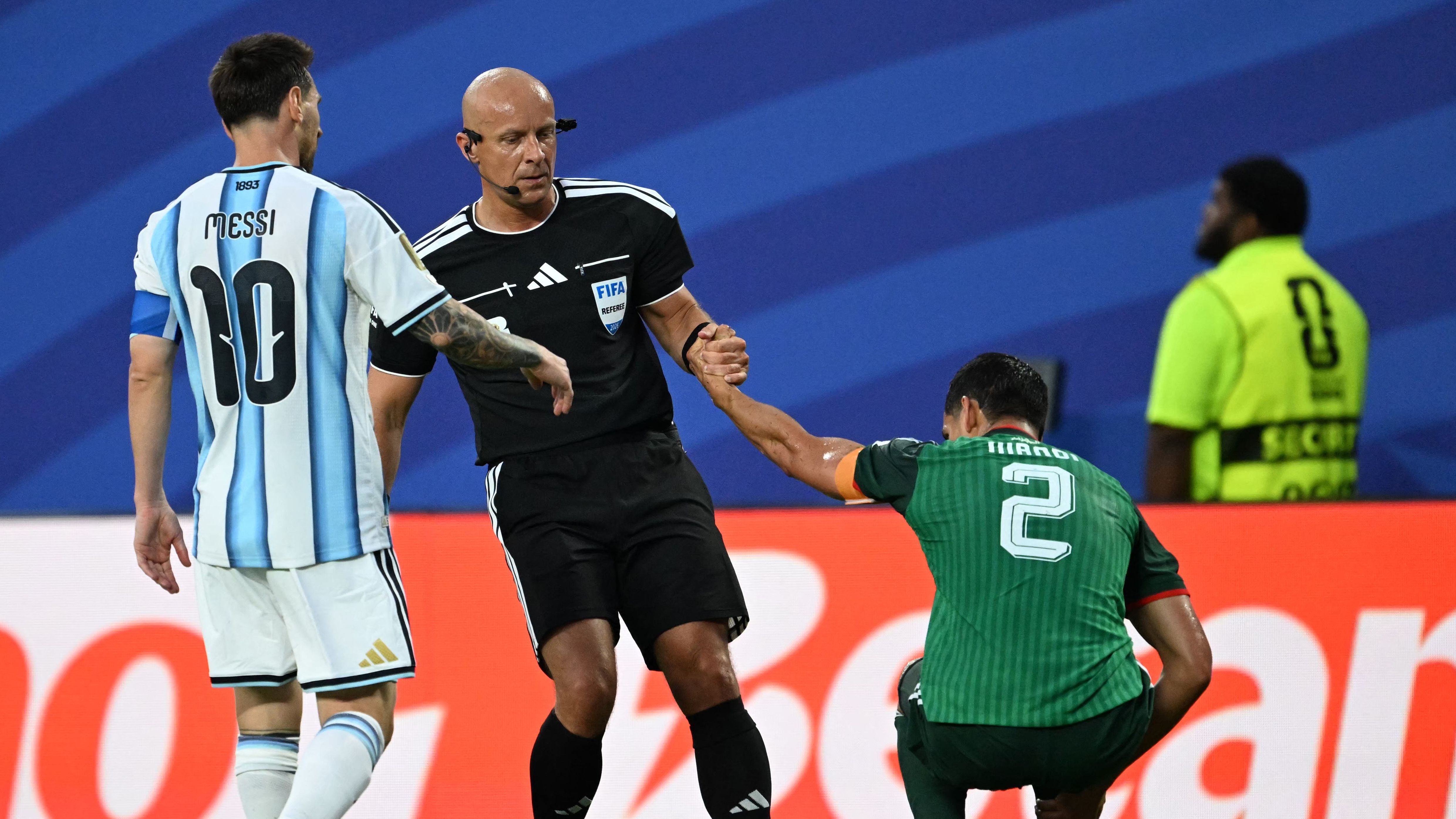 Nous savons tous ce qui s'est passé au Qatar »… La télévision algérienne  s'en prend à l'arbitrage du match contre l'Argentine - Yahoo Actualités  France