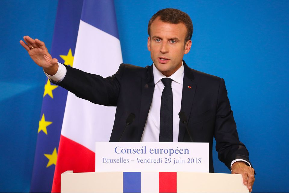 Emmanuel Macron n'ouvrira pas de centres d'accueil pour migrants