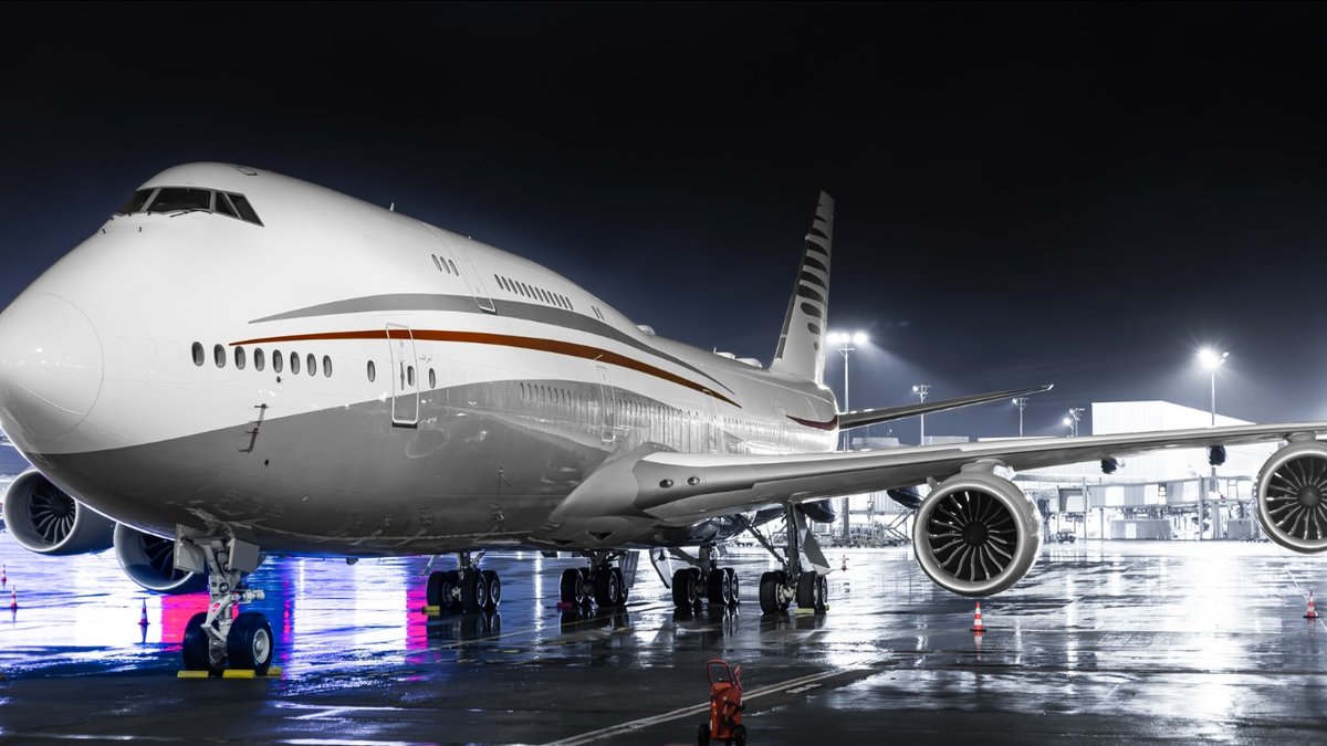 Donald Trump : la polémique enfle autour d'un Boeing 747 que pourrait  offrir la famille princière du Qatar au président américain - ladepeche.fr