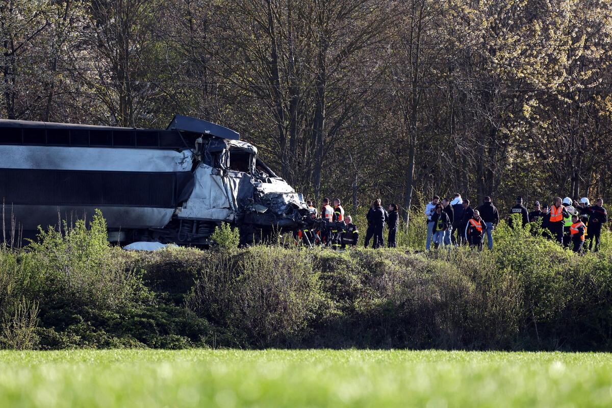 Un mort et une dizaine de blessés, le chauffeur du camion en garde à vue,  enquête pour homicide routier : ce que l'on sait après la collision entre  un TGV et un poids lourd dans le Pas-de-Calais