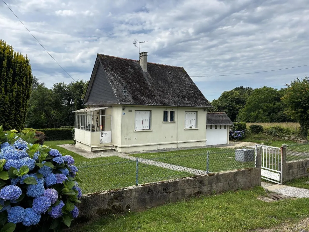 Les ossements découverts dans le vide sanitaire d'une maison en Finistère  sont ceux de - Caen.maville.com