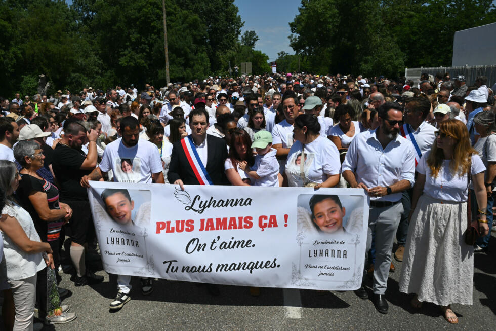 Lyhanna: Darmanin exige une "mobilisation générale", des milliers de  manifestants dans la rue