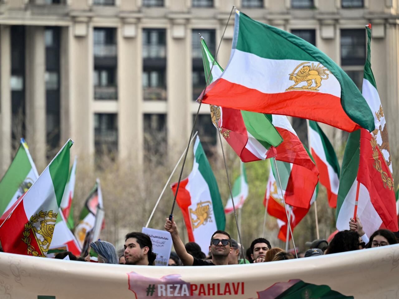 À Paris, un rassemblement "contre les exécutions politiques en Iran"  interdit par la police - France 24
