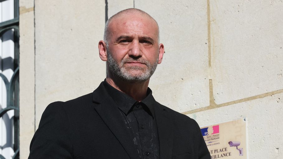 Mort d'Elisa Pilarski : son compagnon fait appel de sa condamnation à  quatre ans de prison avec sursis, l'euthanasie du chien Curtis suspendue –  franceinfo