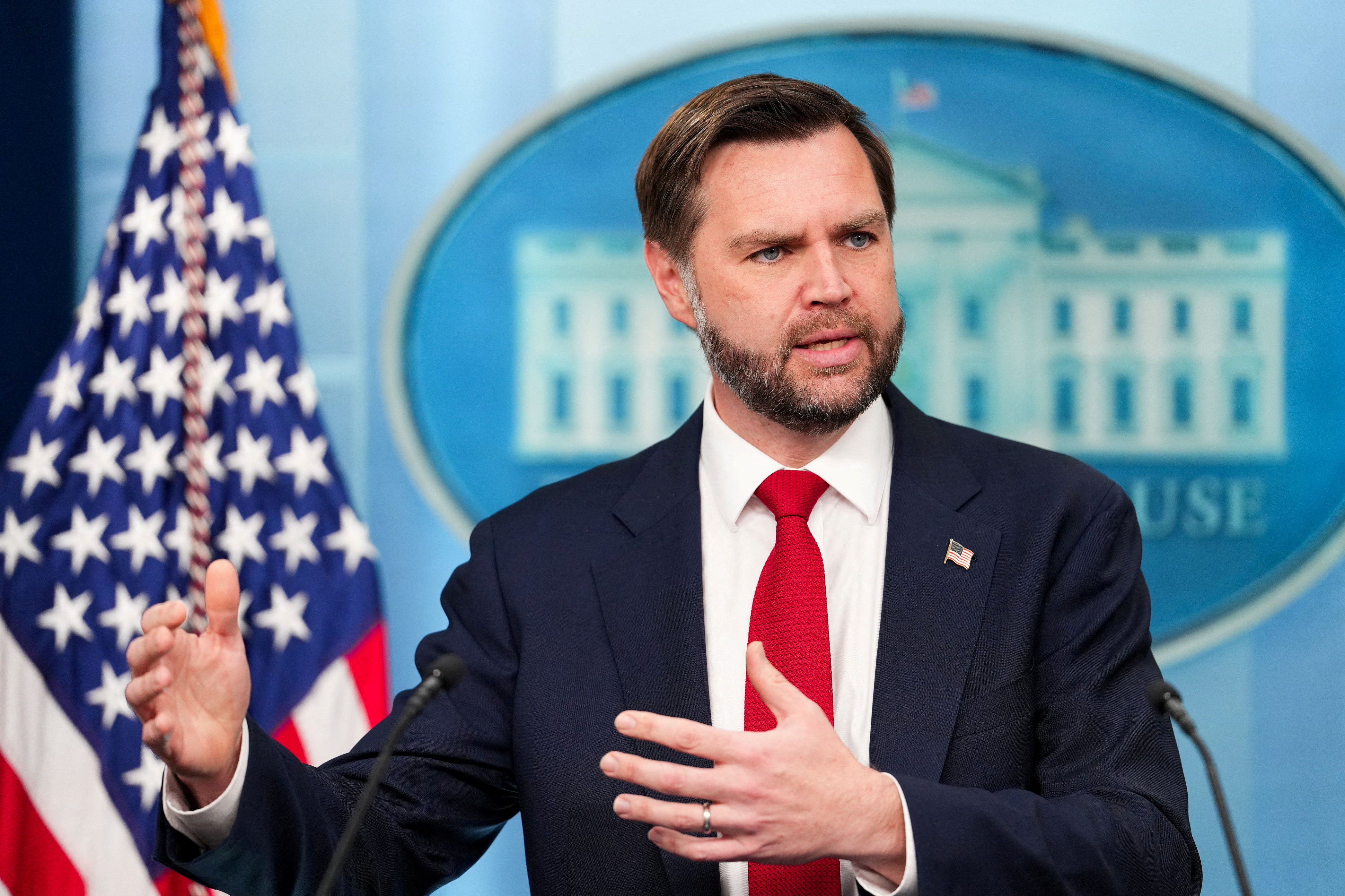 Pour le vice-président américain JD Vance, les négociations avec l'Iran  pourraient façonner son ascension politique | Zonebourse Suisse