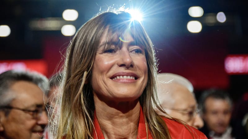 Un tribunal interdit à l'épouse du Premier ministre espagnol, qui va être  jugée pour corruption, de quitter le pays