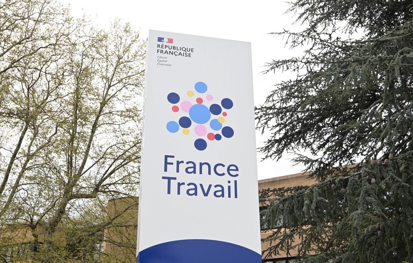 France Travail multiplie les recours à l'IA pour privilégier les «  relations humaines », les syndicats inquiets