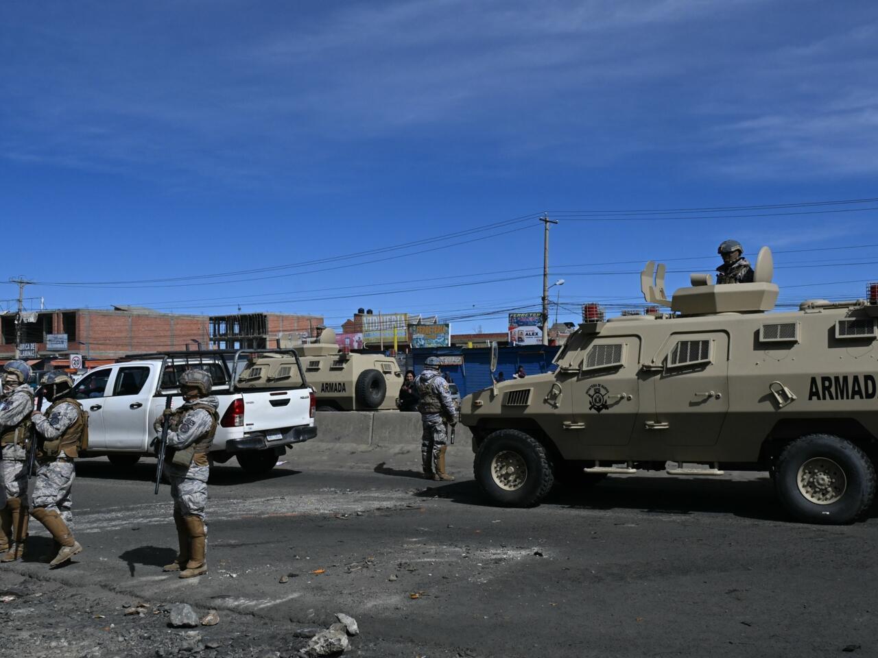 Bolivie: armée et police débloquent les routes après la déclaration de l'état  d'exception