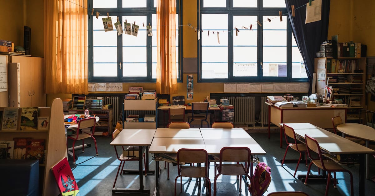 EN DIRECT - Canicule : 845 écoles et collèges fermés lundi, 1 800  établissements adaptent leurs horaires – Libération