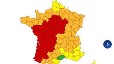 EN DIRECT - Canicule : la vigilance rouge étendue à 49 départements, 40 en  orange | TF1 Info
