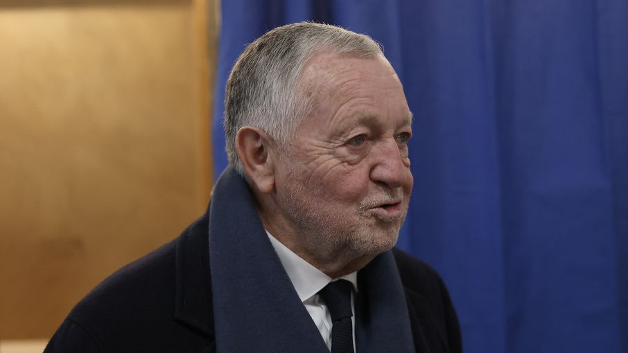 Jean-Michel Aulas refuse de se mettre en retrait de la Métropole de Lyon  après le dépôt d'une plainte pour viol visant son ancien directeur de  campagne – franceinfo