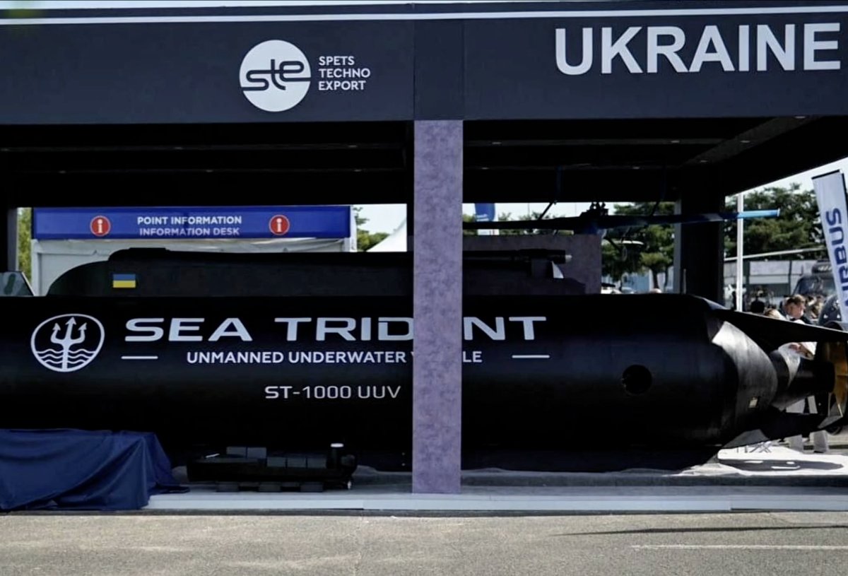 🇺🇦 Guerre en Ukraine: le Sea Trident, drone sous-marin ukrainien de 10  tonnes, dévoilé pour la première fois à Paris