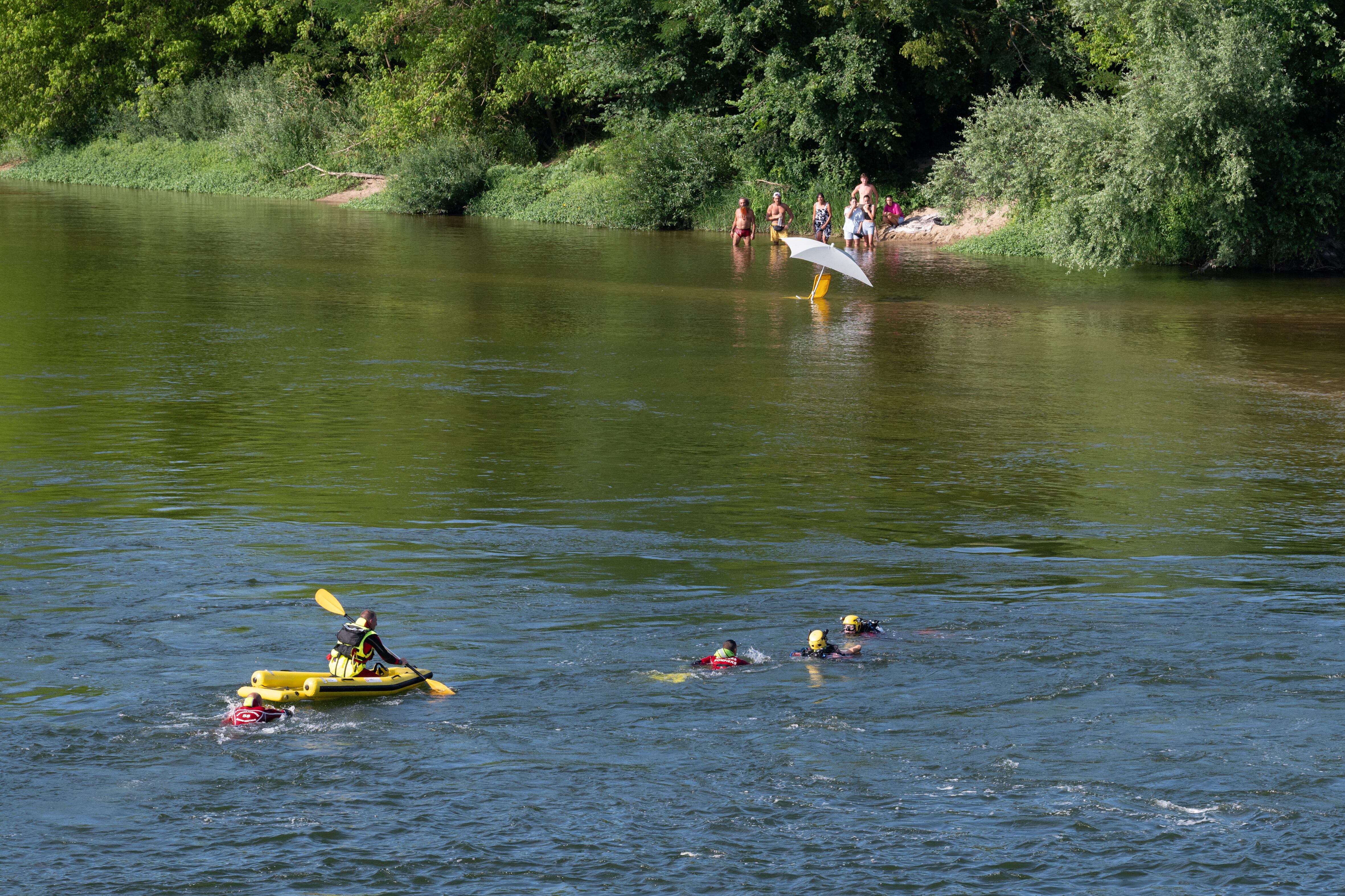 Canicule : au moins 13 morts par noyade recensés ce week-end en France par  la Sécurité civile – Libération