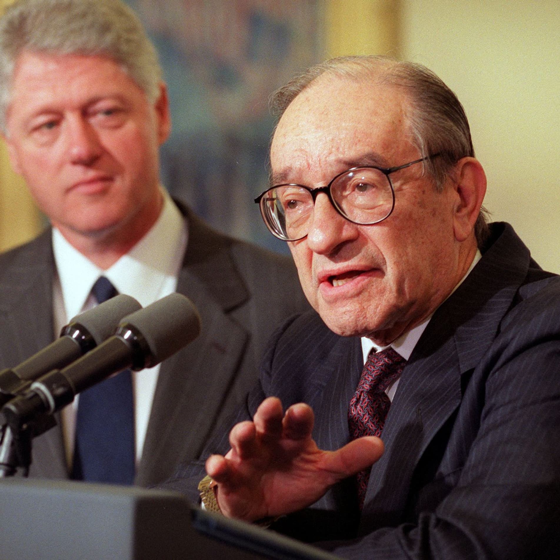 Il avait critiqué "l'exubérance irrationnelle" des marchés: Alan Greenspan,  le président le plus connu de l'histoire de la Fed, est mort à 100 ans