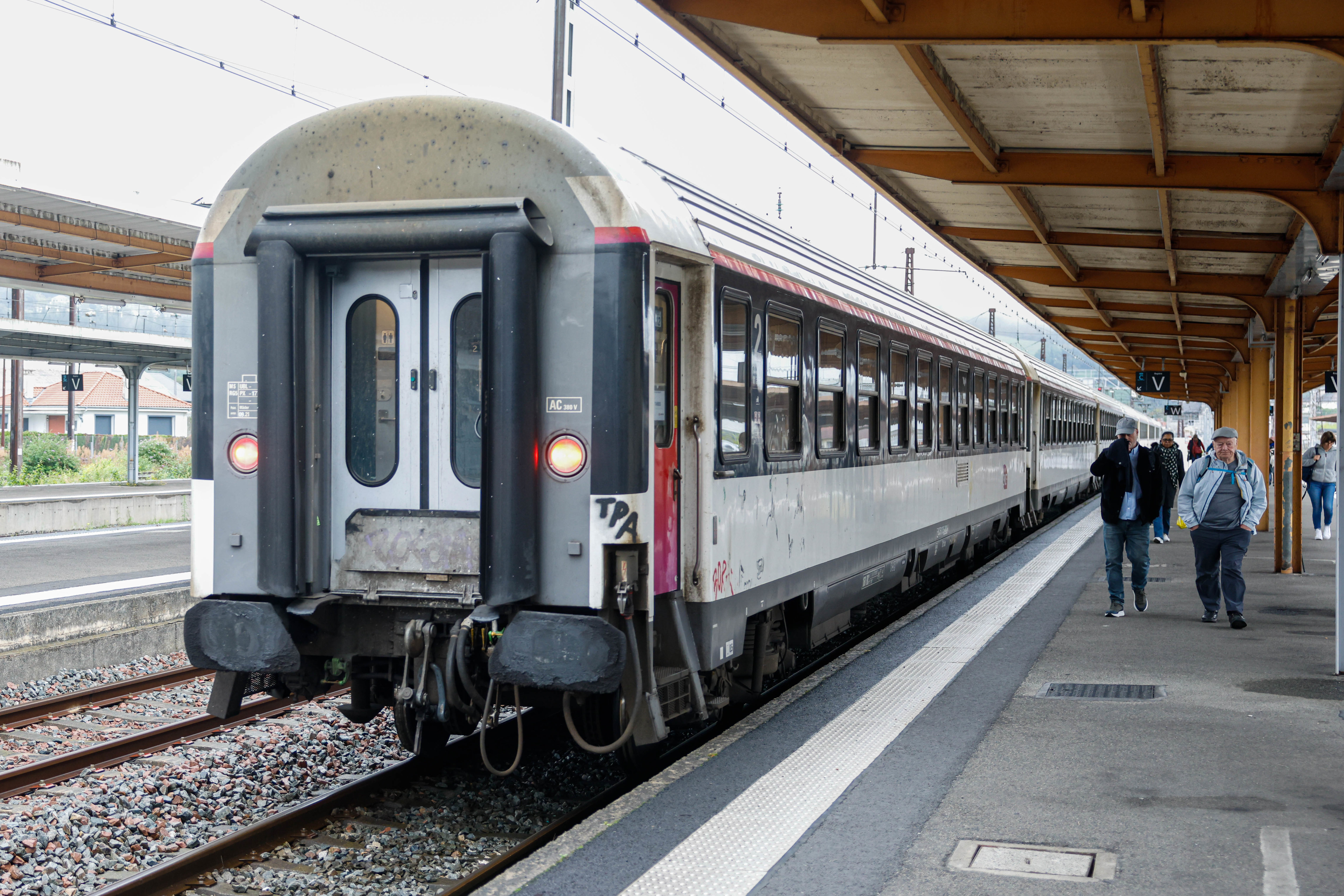 Canicule : Paris-Clermont-Ferrand, Bordeaux-Marseille… La SNCF supprime 71  trains Intercités - Le Parisien