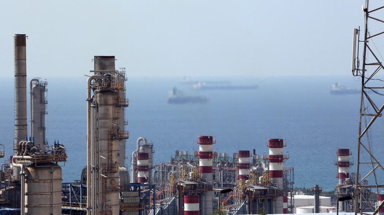 Washington allège ses sanctions contre le pétrole iranien pour faire  baisser les cours | Radio-Canada