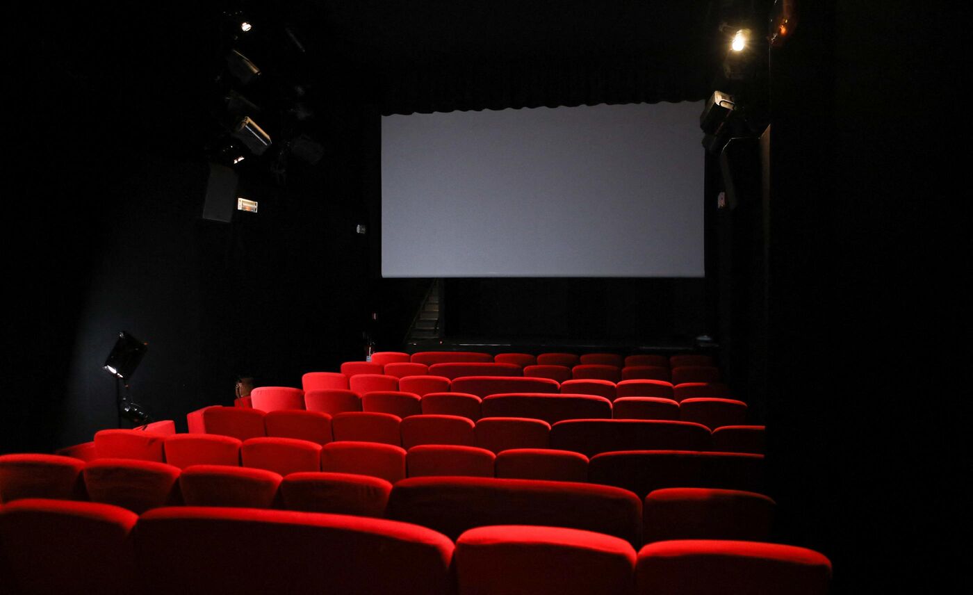 Canicule à Paris : la mairie du Xe offre des places de cinéma gratuites pour  profiter de la climatisation - Le Parisien