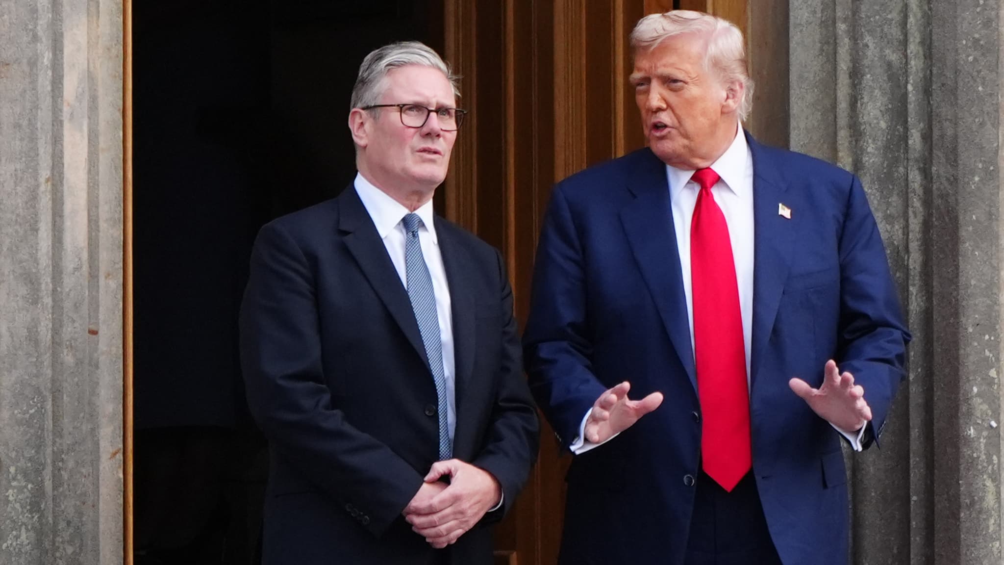 Il a échoué lamentablement": Donald Trump assure que le Premier ministre  britannique Keir Starmer va démissionner et lui souhaite "le meilleur"