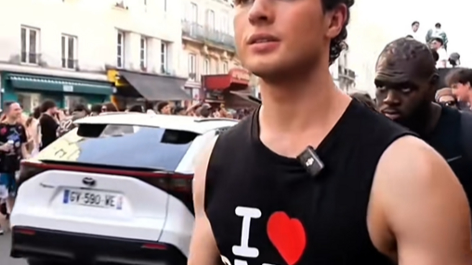Elles doivent être lesbiennes… » : recalé par les Parisiennes, le masculiniste  Clavicular devient la risée des réseaux - Le Parisien