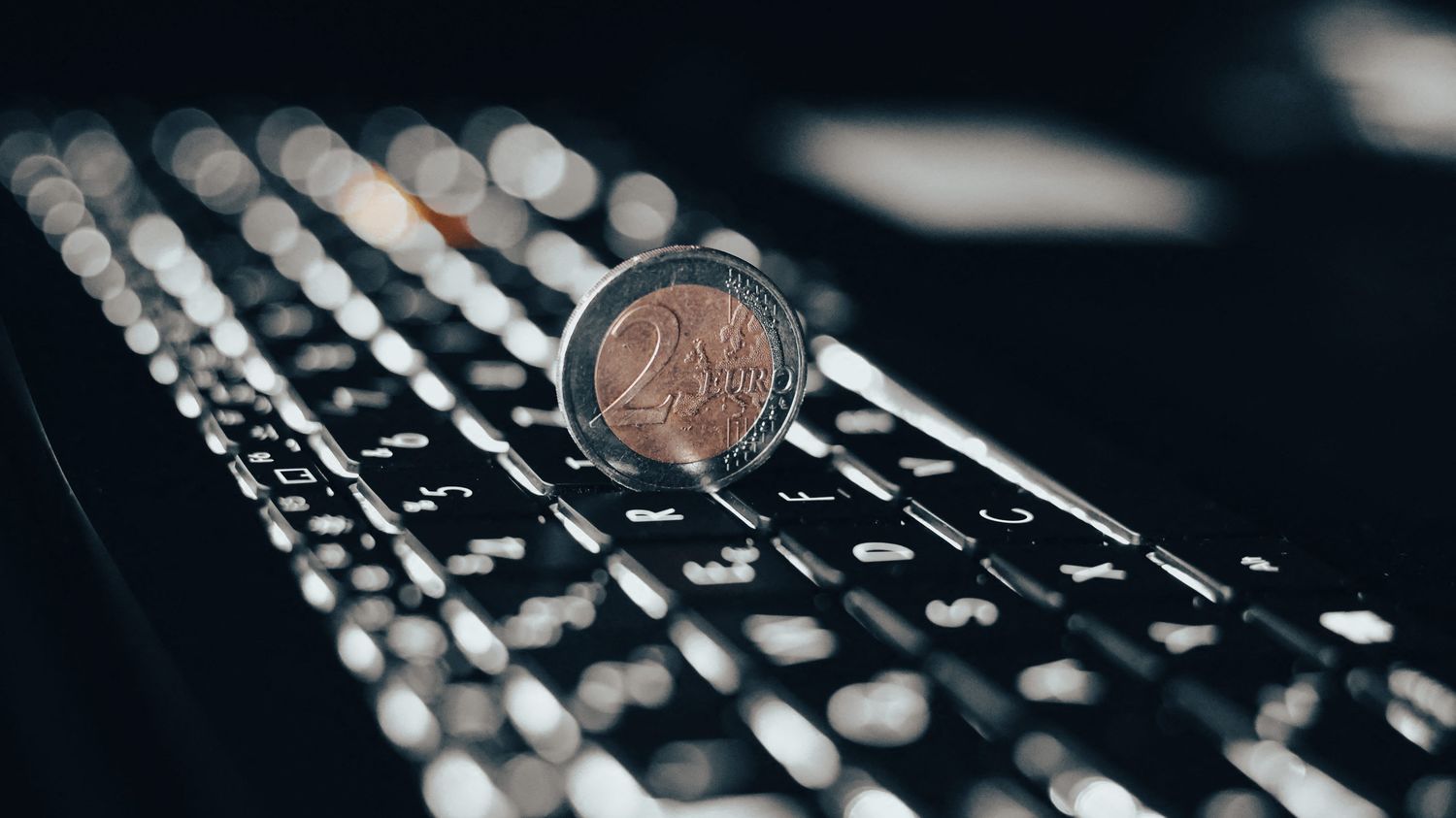 Le Parlement européen donne son feu vert au lancement du projet d'euro  numérique – franceinfo