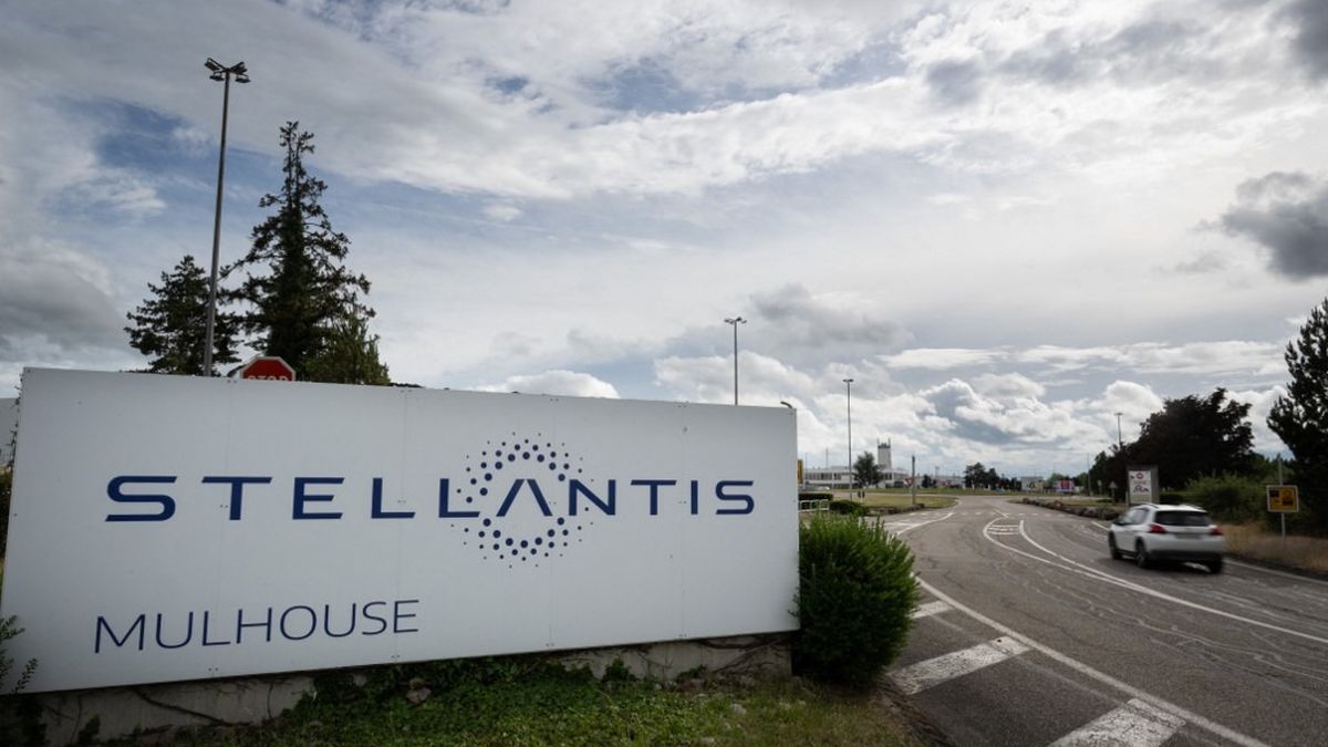 En raison des fortes chaleurs, la CGT dépose un préavis de grève à l'usine  Stellantis de Mulhouse – franceinfo