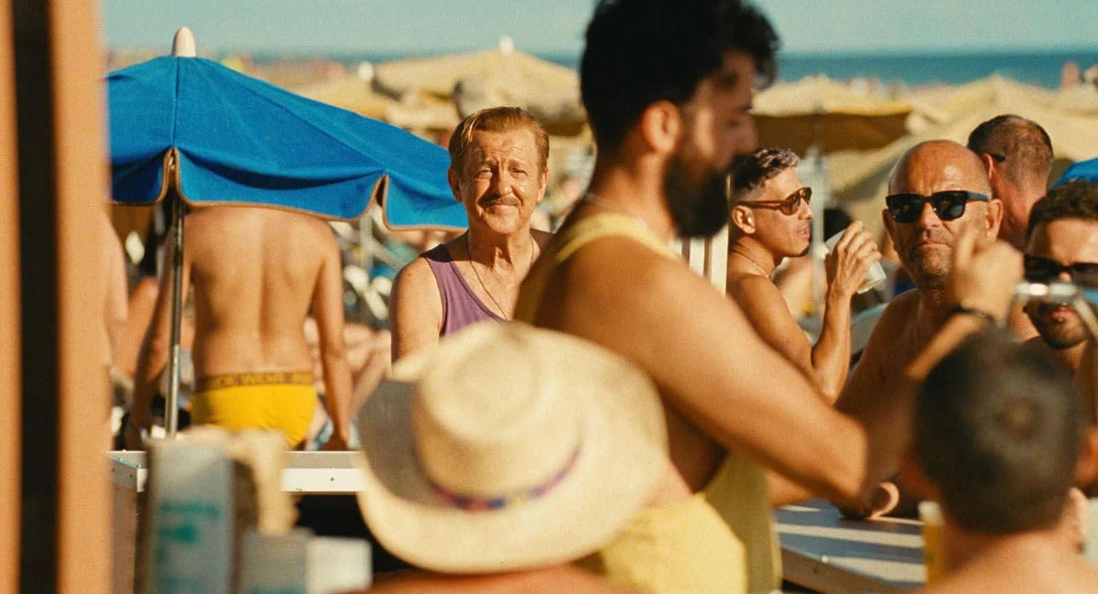 MASPALOMAS » d'Aitor Arregi et de José Mari Goenaga : une jolie fresque  queer de la vieillesse
