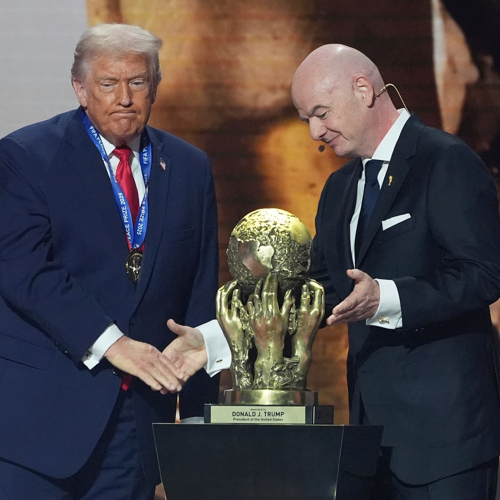 Gianni Infantino annonce que c'est Donald Trump qui remettra le trophée aux  vainqueurs de la Coupe du monde - La DH/Les Sports+
