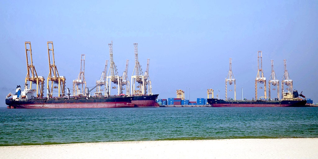 Oil prices drop over 10% after Iran says Strait of Hormuz open during  ceasefire | Fox Business