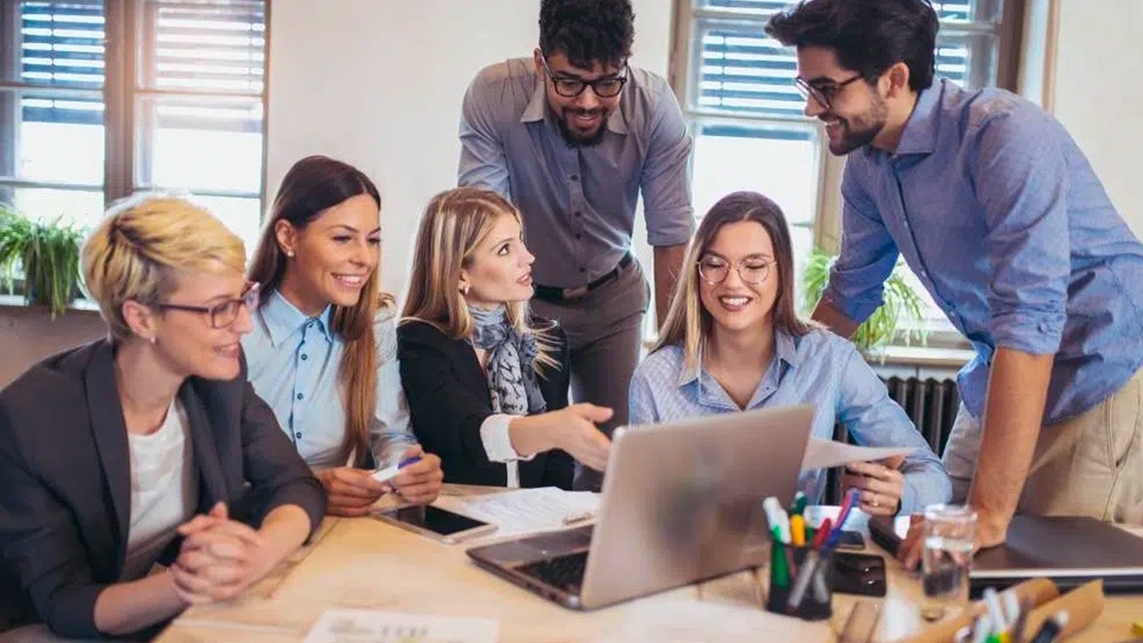 Tokenmaxxing" : La nouvelle tendance pour se faire bien voir dans son  entreprise - YouTube