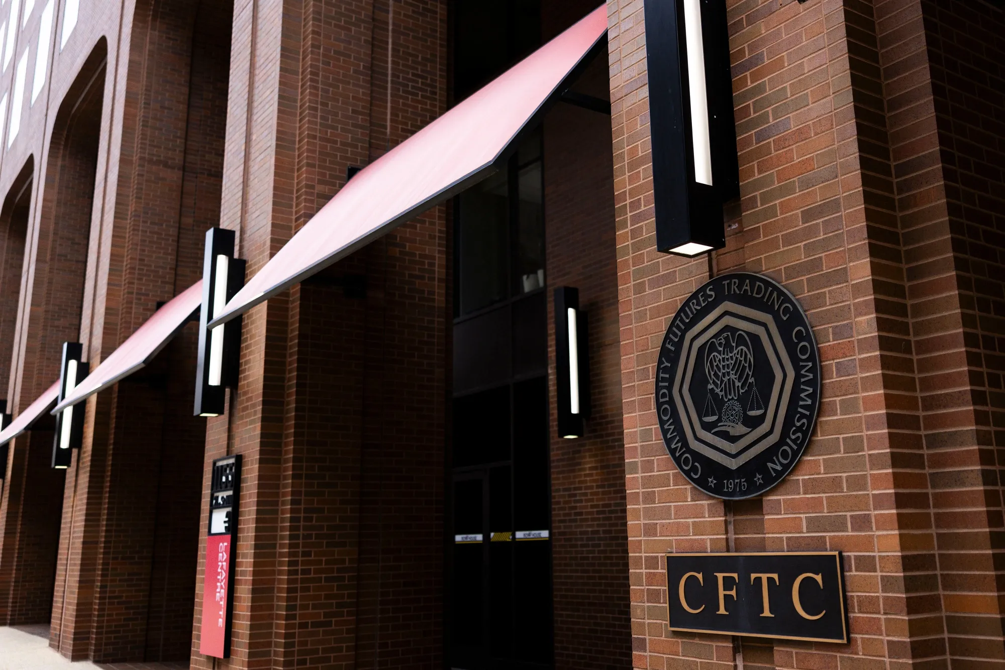 Trump Backs CFTC as Prediction Market Regulator Amid State Fight - Bloomberg
