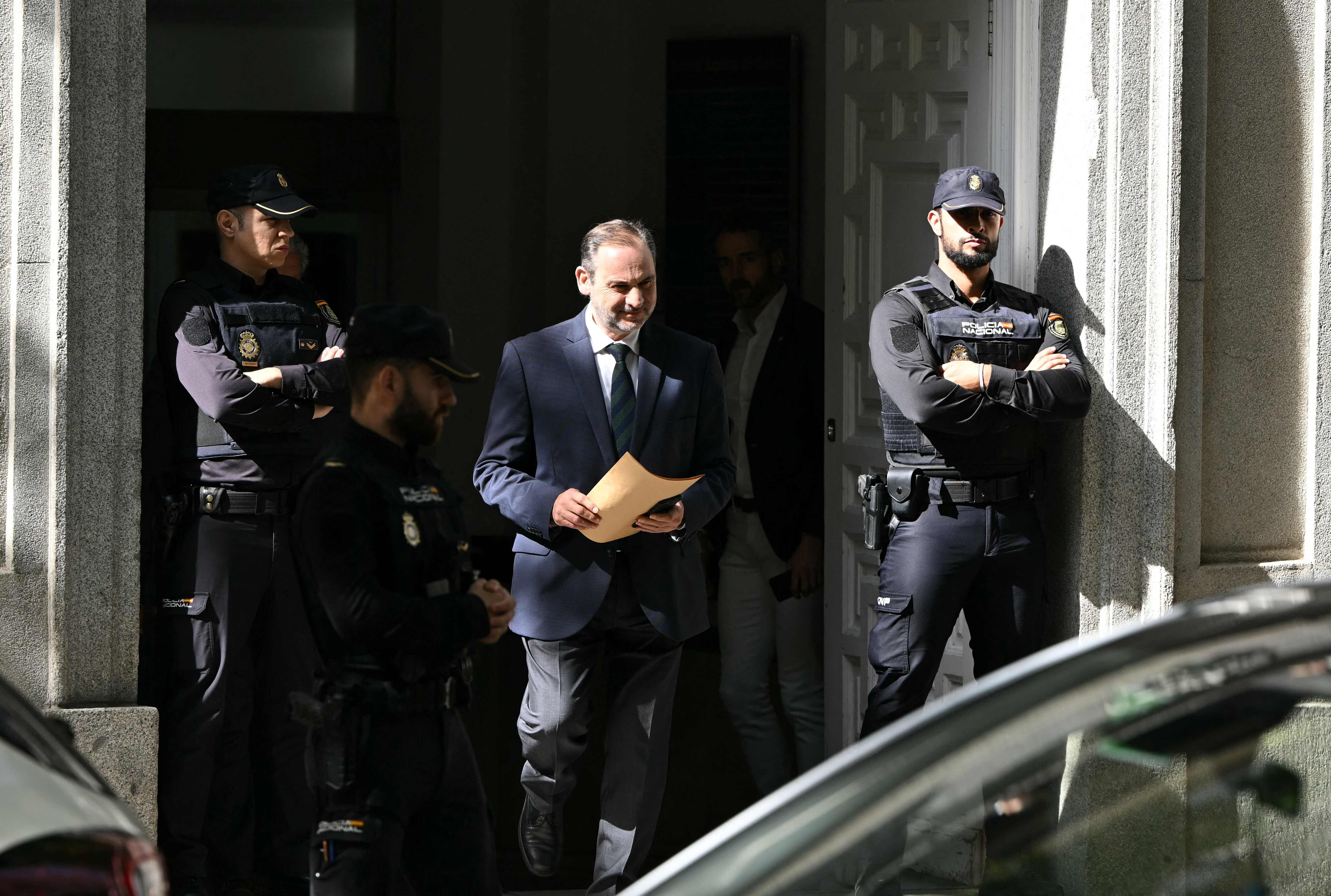 Compléments de salaire, vacances en famille et prostituées : l'ex-bras droit  de Pedro Sánchez condamné à vingt-quatre ans de prison pour corruption –  Libération
