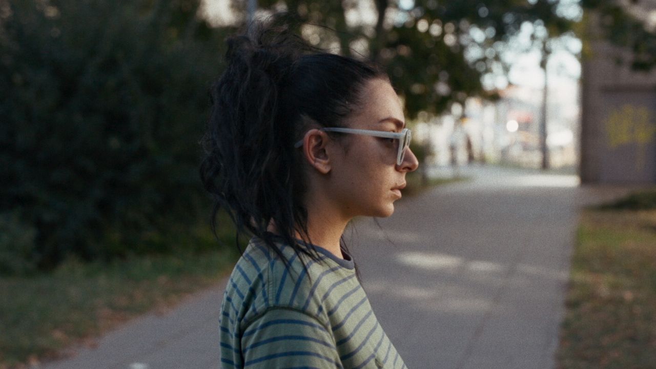 Comment Charli xcx s'est transformée en actrice pour le film “Eruption” |  Vogue France