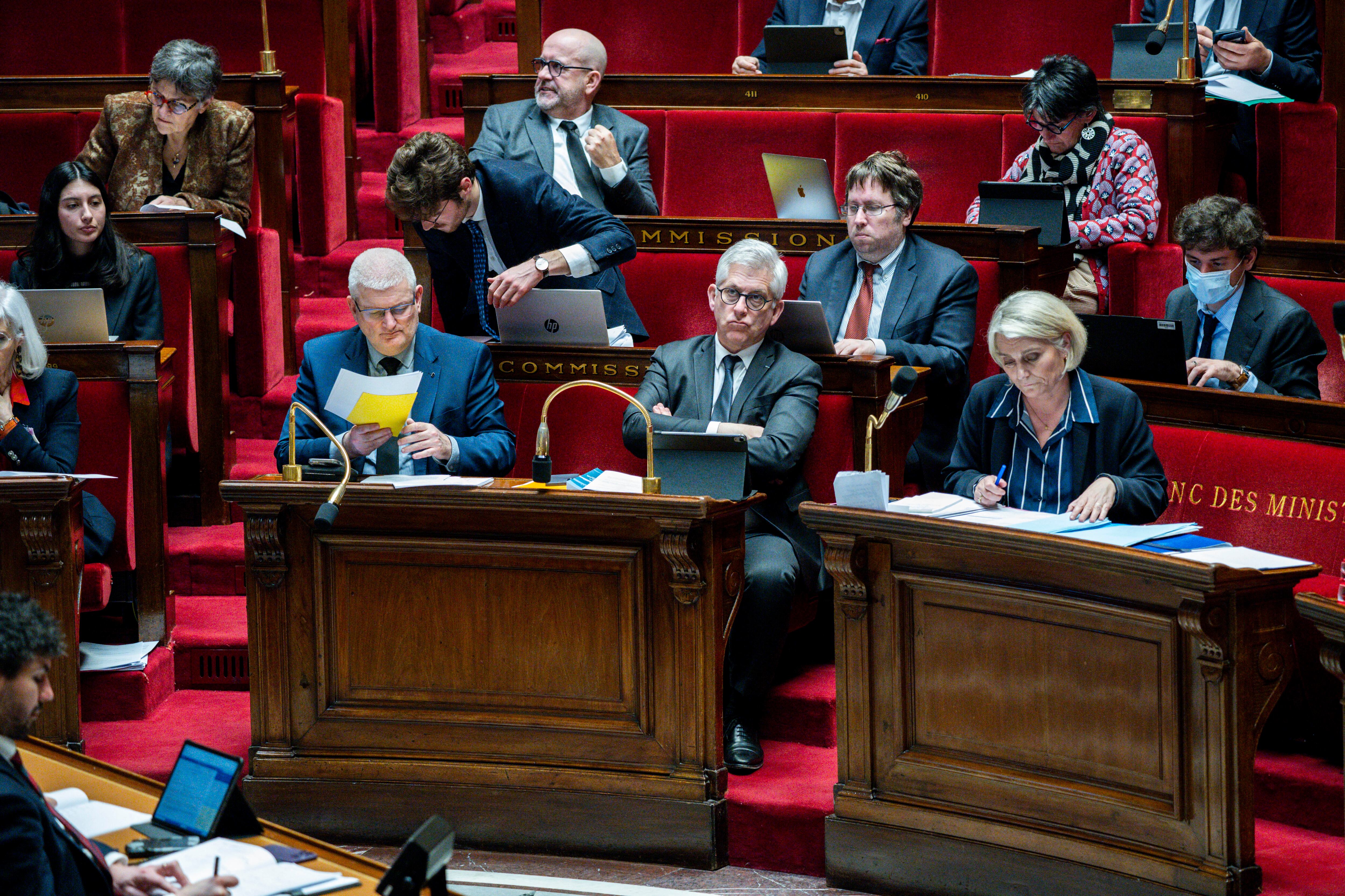 Loi sur l'aide à mourir : le libre choix entre euthanasie et suicide assisté  complique le vote du texte – Libération