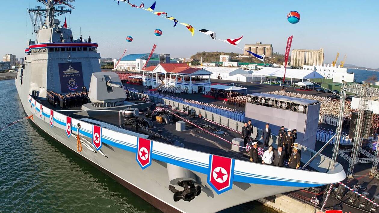 La Corée du Nord dévoile un nouveau « destroyer polyvalent » de 5 000  tonnes construit localement
