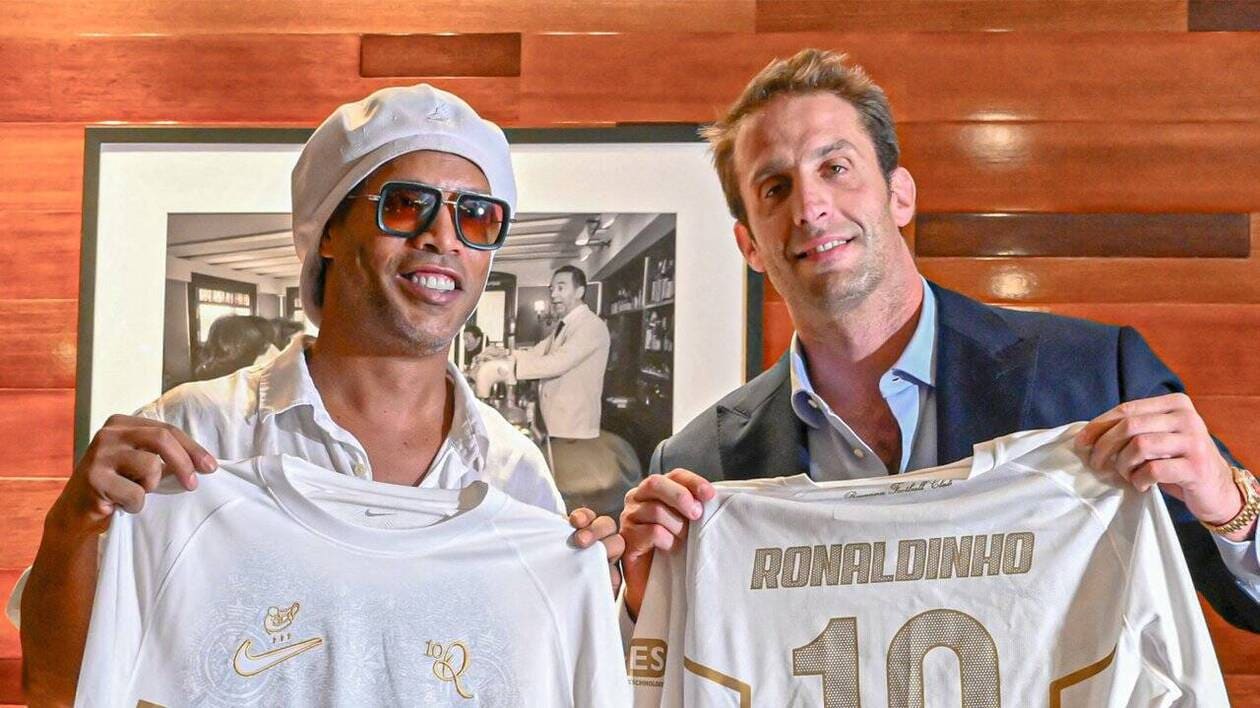 VIDÉO. À 46 ans, Ronaldinho sort de sa retraite et rejoint le Ravenne FC,  un club de troisième division