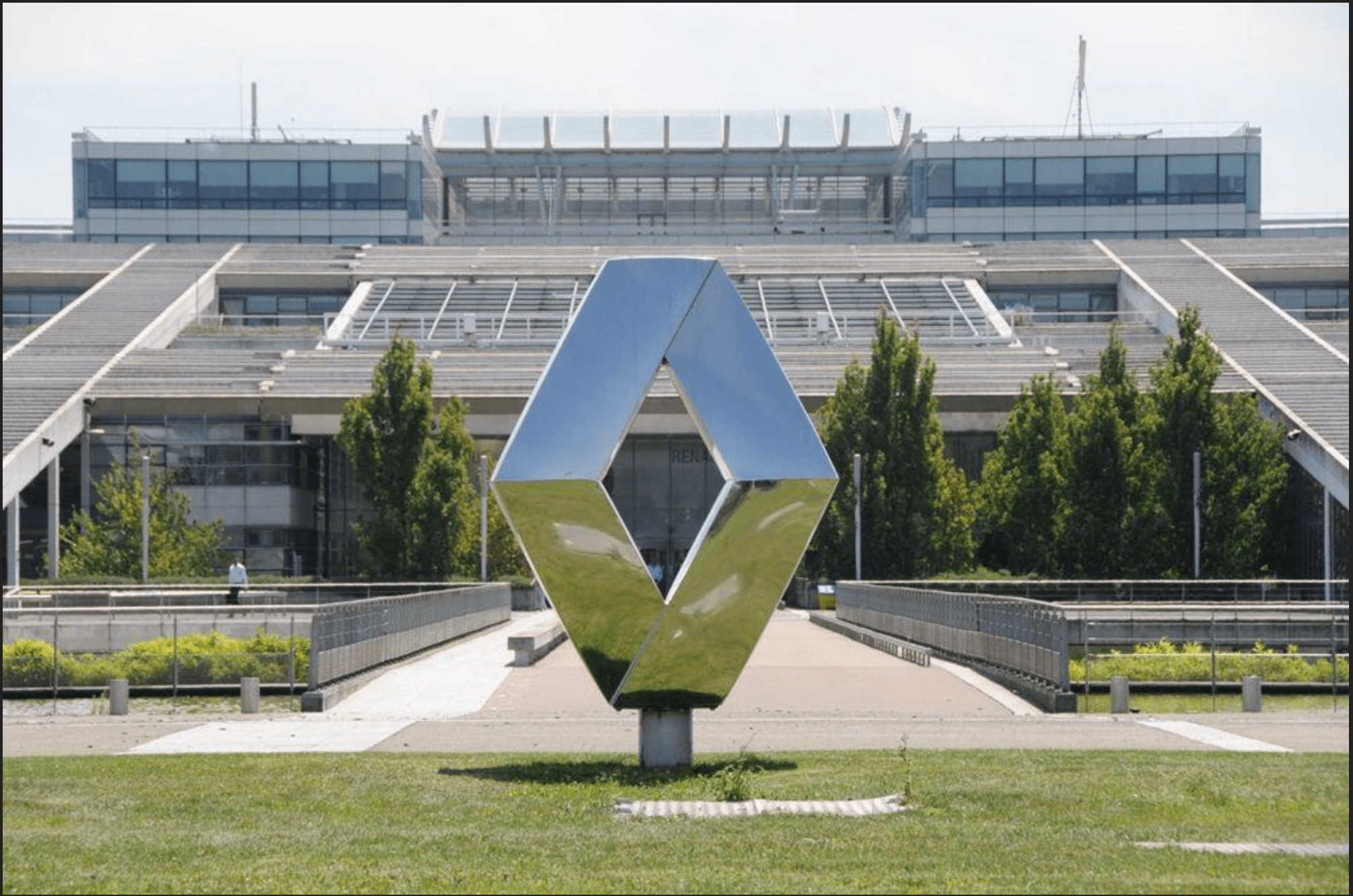 Renault prévoit une réduction de 20% de ses effectifs d'ingénieurs pour  faire face à la concurrence chinoise - newmobility.news