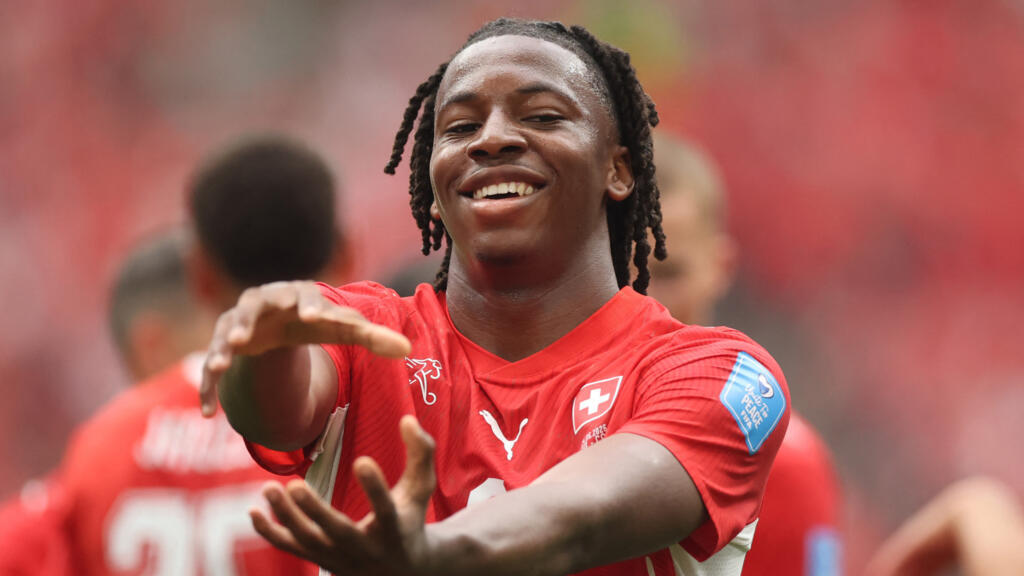 Mondial 2026 : la Suisse finit en tête du groupe B, le Canada qualifié et  la Bosnie en ballottage - France 24