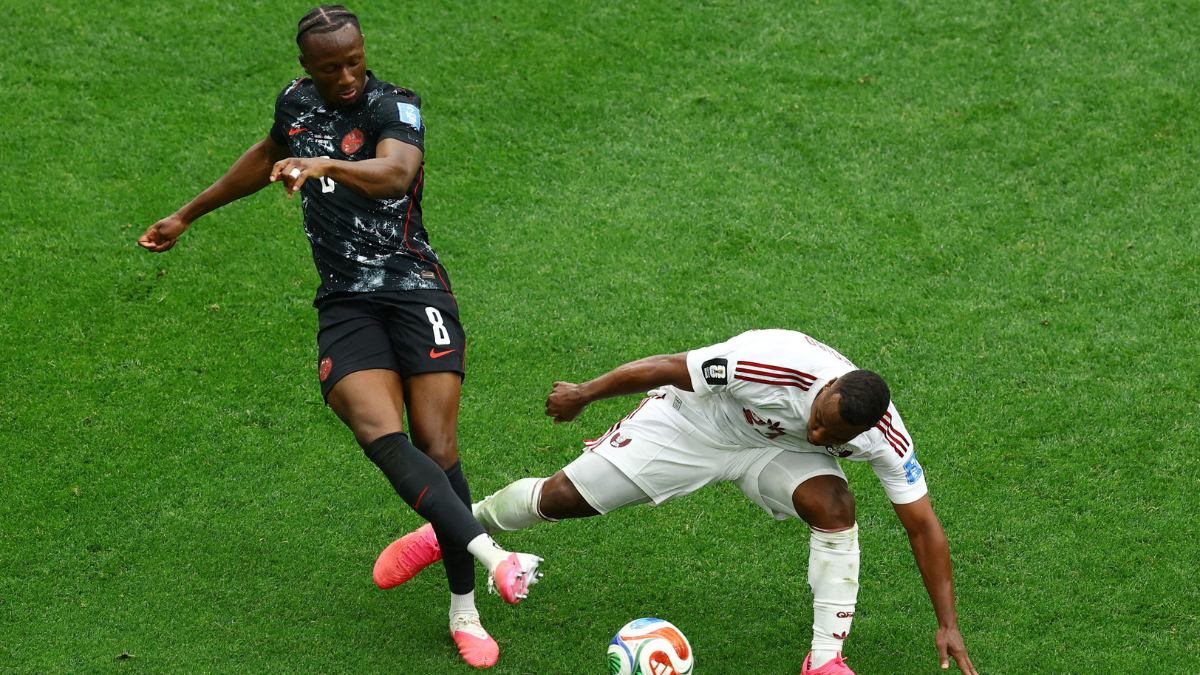 Coupe du monde 2026 : le Canadien Ismaël Koné opéré d'une fracture à la  jambe après le match contre le Qatar
