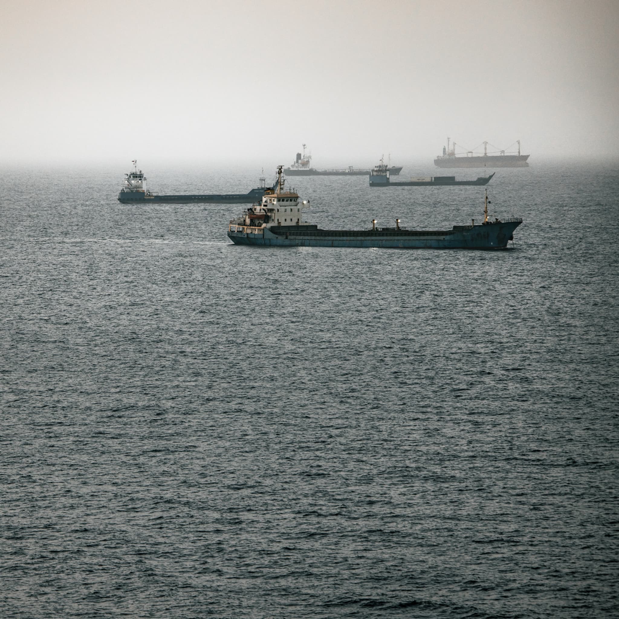 L'Iran ne veut pas de route maritime alternative et met en garde les armateurs  contre toute traversée du détroit d'Ormuz "sans son autorisation"