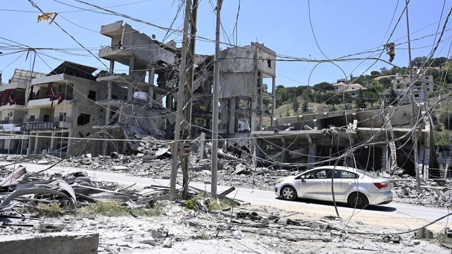 Guerre au Liban : le Hezbollah dénonce une "violation flagrante" du cessez- le-feu après des tirs israéliens dans le sud du pays – franceinfo