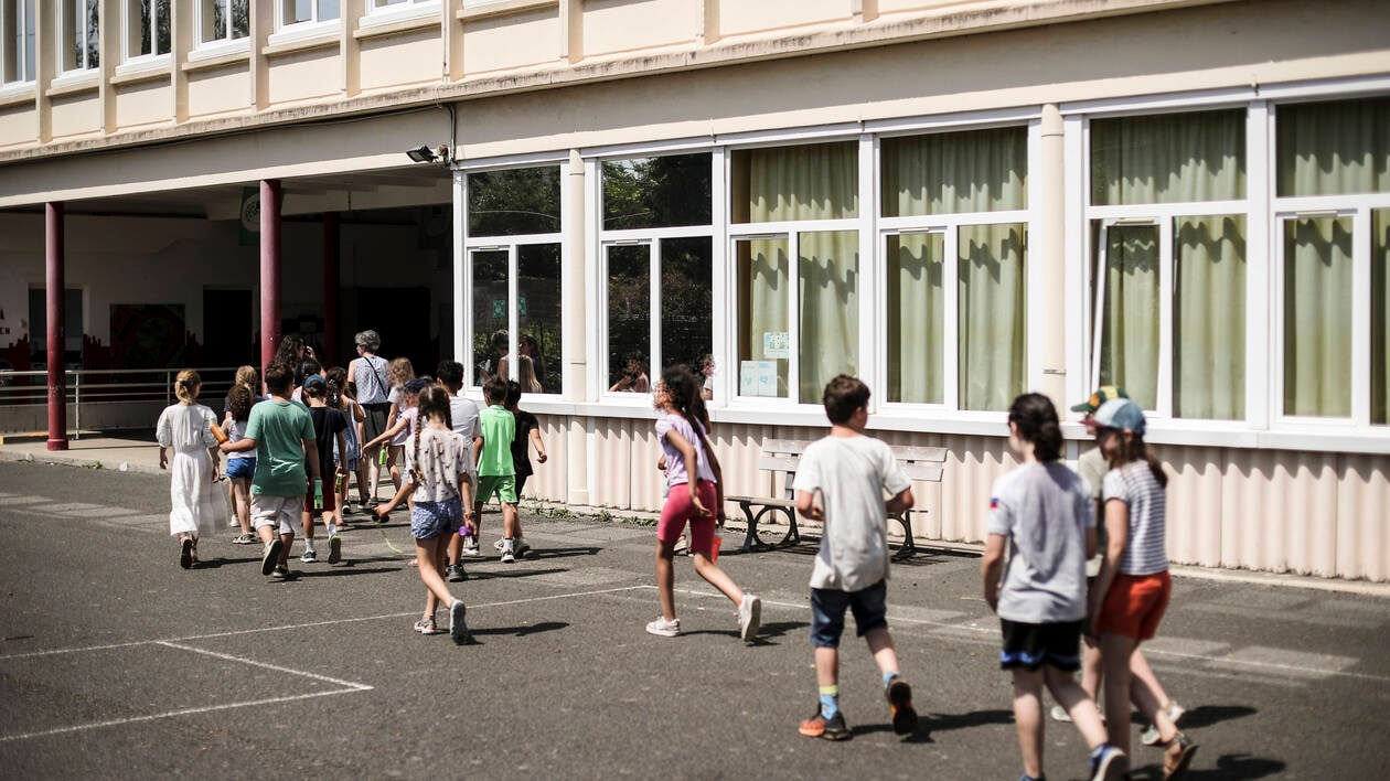 DIRECT. Canicule : les syndicats d'enseignants appellent à la grève face  aux « conditions de travail inacceptables »