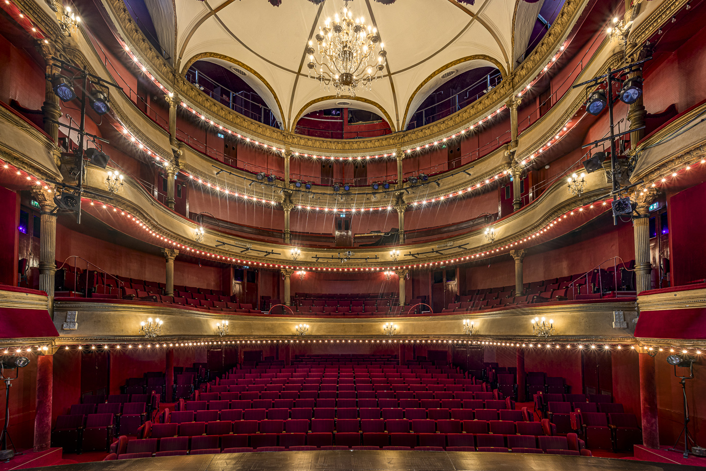 Le théâtre garde sa place dans le coeur des Français