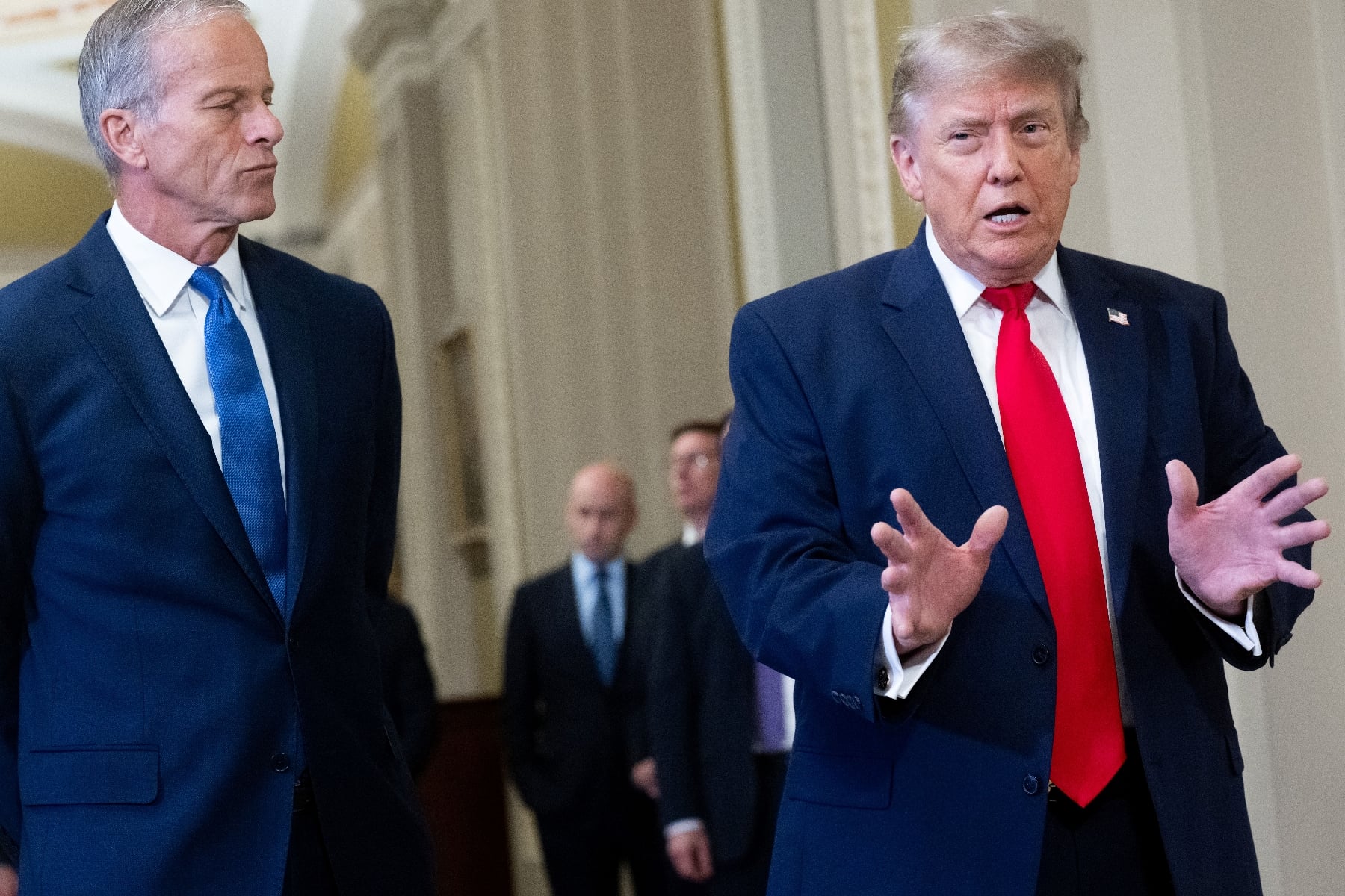 Trump met à nouveau la pression sur les sénateurs républicains