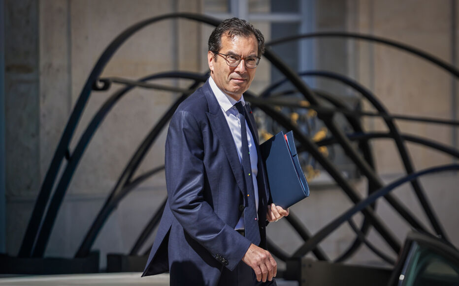Si c'est un joli bermuda bien coupé... » : une tenue légère au bureau en  pleine canicule ? Le ministre du Travail approuve - Le Parisien