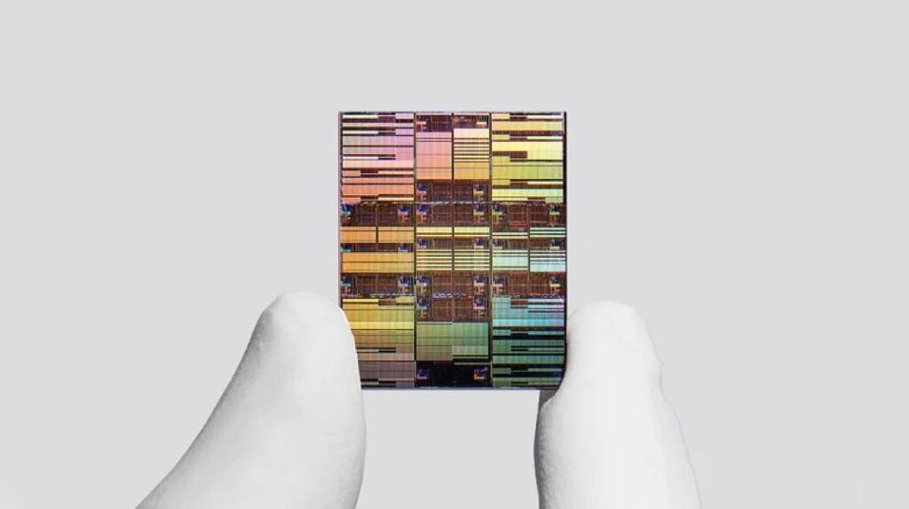 IBM dévoile une puce à 0,7 nanomètre : une avancée majeure pour les  processeurs du futur - KultureGeek