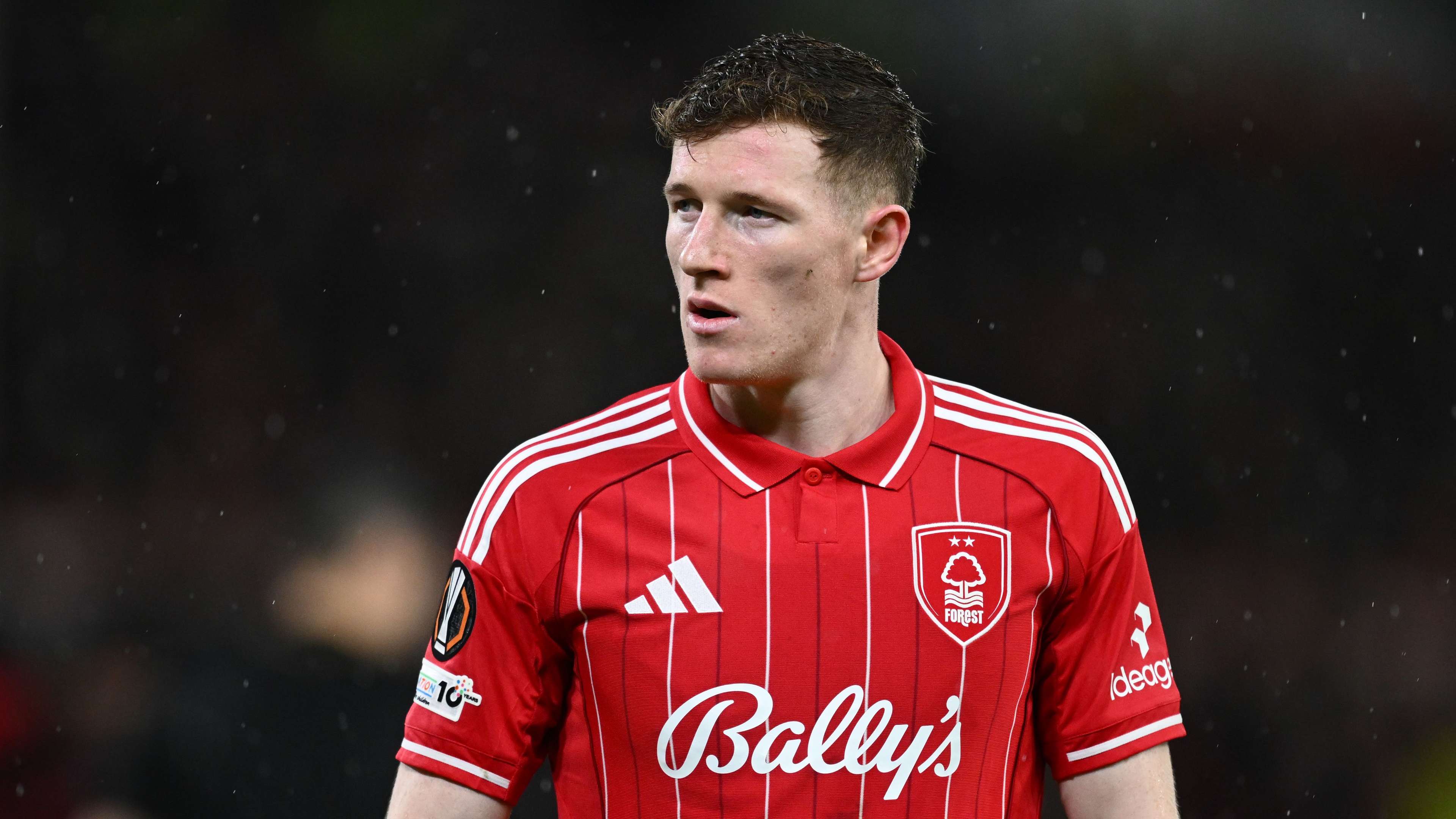 Un montant record en vue ! Elliot Anderson pourrait dépasser le record de  105 millions de livres sterling détenu par Declan Rice pour un joueur  britannique, alors que les principaux protagonistes de
